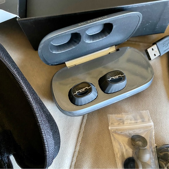 SOL Republic Amps Air - Picture 6 of 9